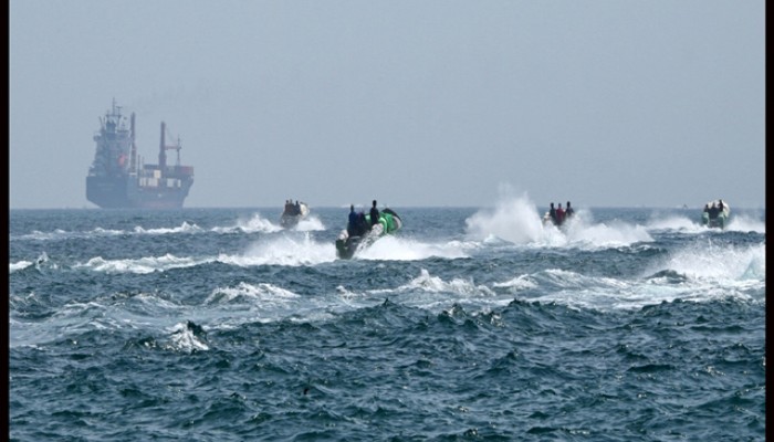 হরমুজ প্রণালি থেকে দুটি জাহাজ জব্দ করেছে ইরান