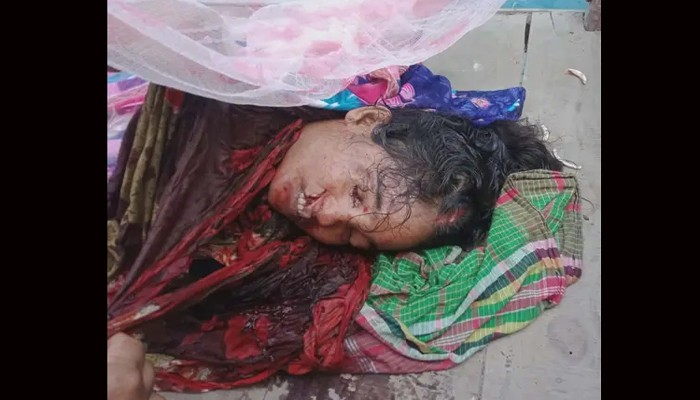 জলঢাকায় বাসের চাকায় পিষ্ট হয়ে নারী শ্রমিক নিহত