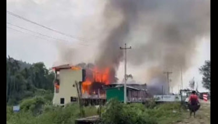 কক্সবাজারে রিসোর্টে ভয়াবহ আগুন