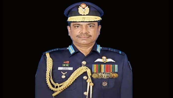 বিমানবাহিনীর সাবেক প্রধান হান্নান  গ্রেপ্তার