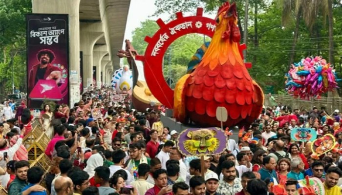 গণতান্ত্রিক অগ্রযাত্রার শুভকামনায় চারুকলার শোভাযাত্রা