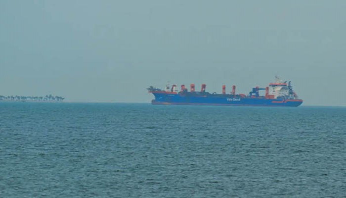 স্থায়ীভাবে খুলে দেয়া হলো হরমুজ প্রণালি, চীনের প্রতি ট্রাম্পের নমনীয় বার্তা