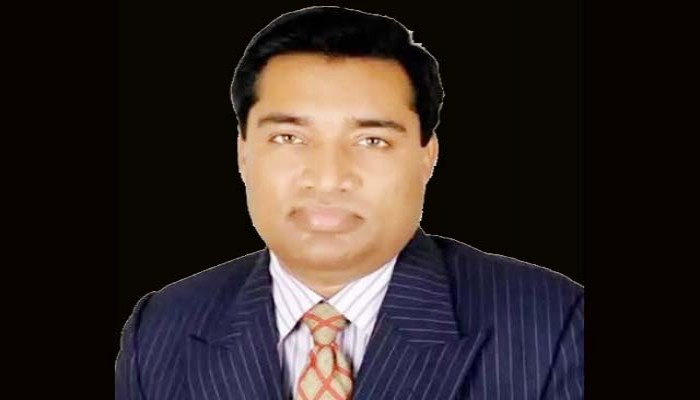 যে অন্যকে হেনস্তা করে, সেই মানুষটি তার চেয়ে বেশি আলোচিত!