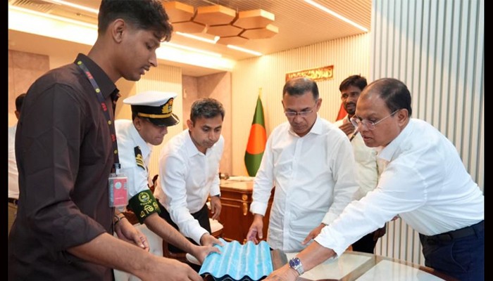 শিক্ষার্থী সাজ্জাদুলের উদ্ভাবিত পণ্য পরিদর্শন প্রধানমন্ত্রীর