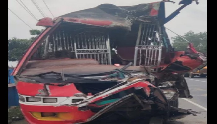 দুই বাসের সংঘর্ষে সুপারভাইজার নিহত