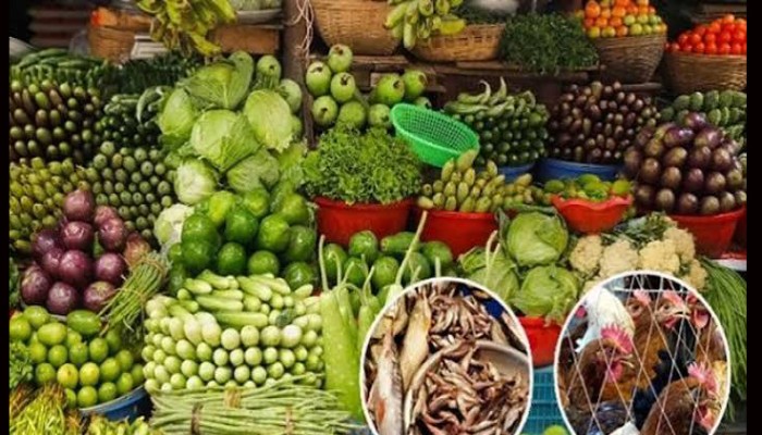 রাজধানীতে বেড়েছে মুরগির দাম,  গাজর-মরিচে সেঞ্চুরি