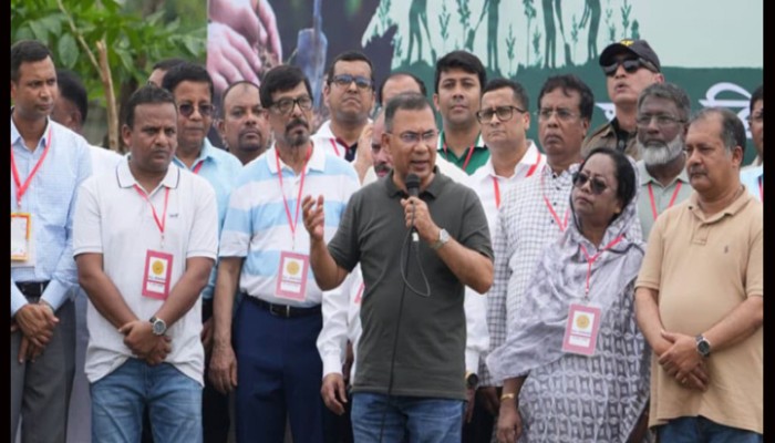 আসুন সবাই মিলে দেশের জন্য কাজ করি: প্রধানমন্ত্রী