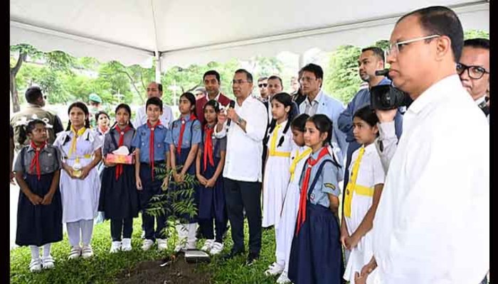 শিক্ষার্থীদের প্রতিবছর একটি করে গাছ লাগানোর আহ্বান প্রধানমন্ত্রীর