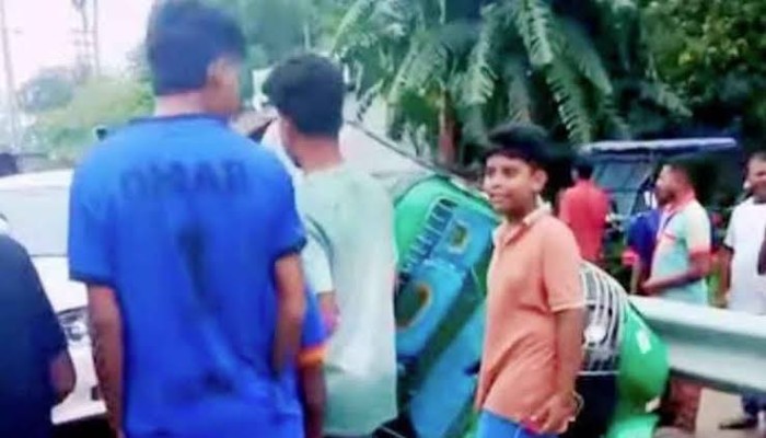 অটোরিকশা-প্রাইভেটকার সংঘর্ষে নিহত ১