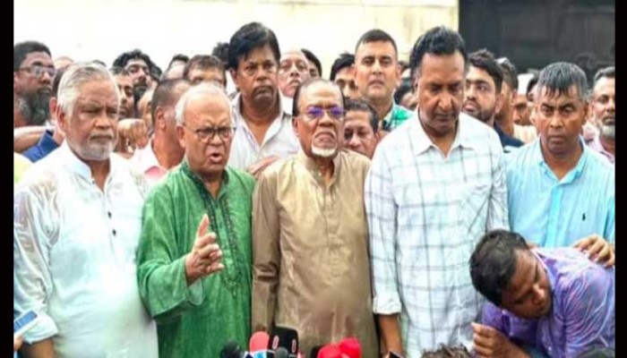 জিয়া ও খালেদার সমাধিতে বিএনপির স্থায়ী কমিটির নতুন ৪ সদস্যের শ্রদ্ধা