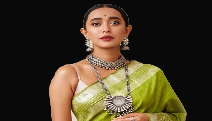 অভিনেত্রী সায়নীর ভিডিও নিয়ে নেটদুনিয়া উত্তাল!