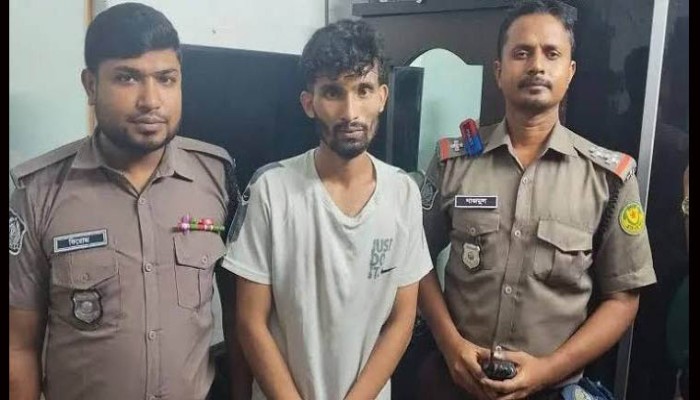 বিকাশের দোকান থেকে সেন্ড মানি করে টাকা না দিয়ে দৌড়, জনতার হাতে ধরা