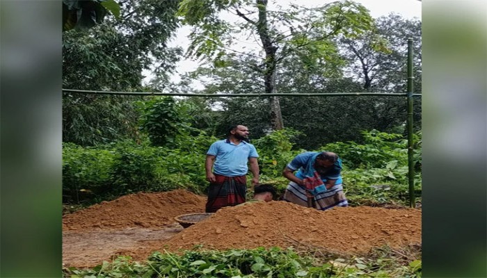 বাড়ির পাশে অপ্রতিমের দাফন সম্পন্ন